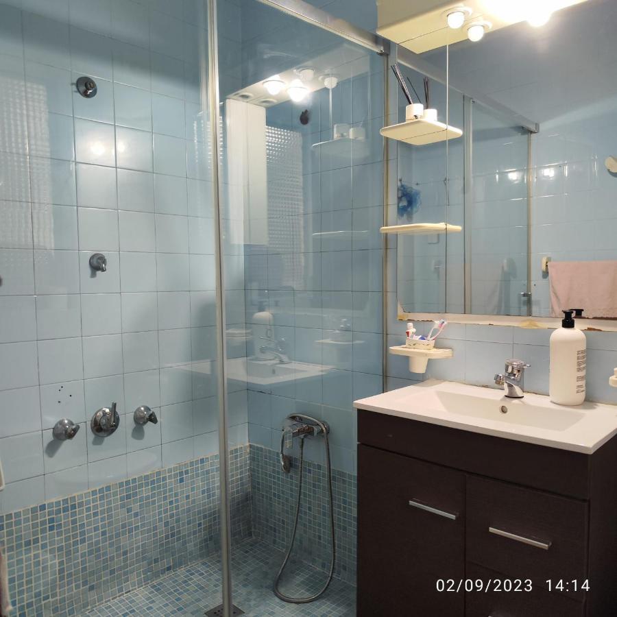 Apto Barcelona C R Apartment Santa Coloma de Gramenet Exterior photo